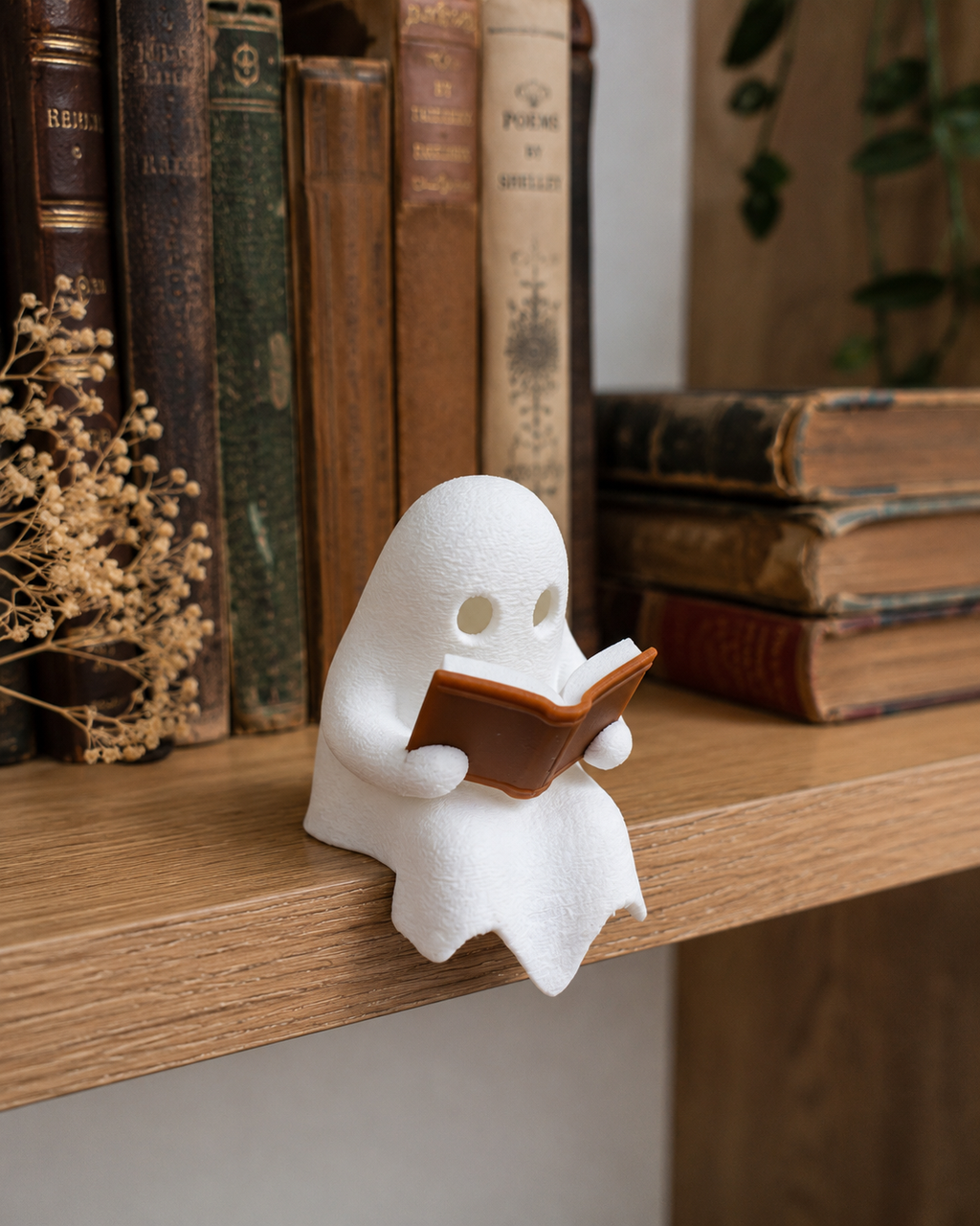 3D-gedruckter LED-Geist mit Buch – leuchtende Deko für Regal & Zuhause